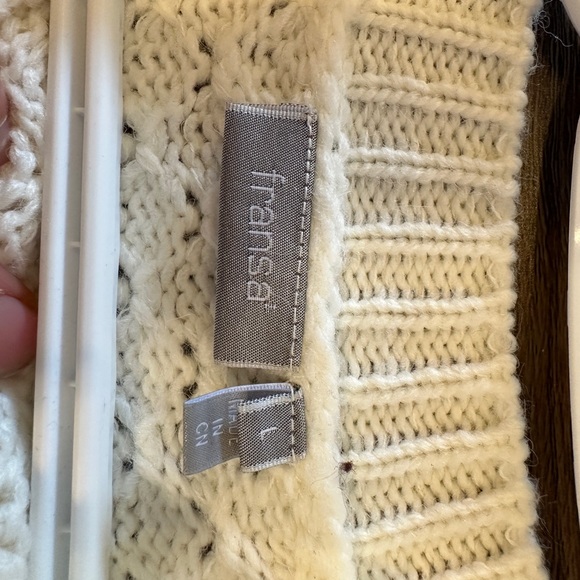 Chic Two-Tone Knit Sweater - Cream and Tan - Picture 3 of 4